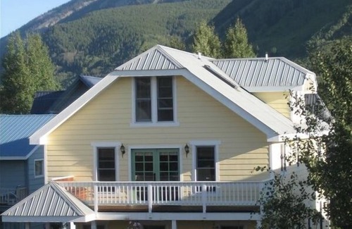 Crested Butte House | Make your plans early! Dates fill quicklynPet friendlynEV ChargernDon’t delay!nn