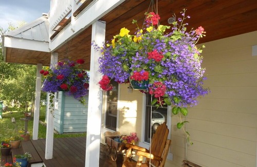 Crested Butte House | Make your plans early! Dates fill quicklynPet friendlynEV ChargernDon’t delay!nn