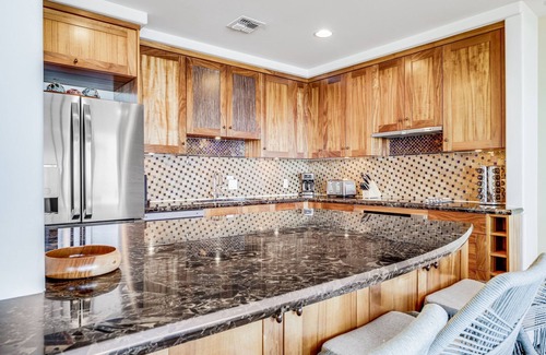 Wailea Condo | Makena Surf B204 Beachfront Resort - 2 Bedroom Oceanfront Condo