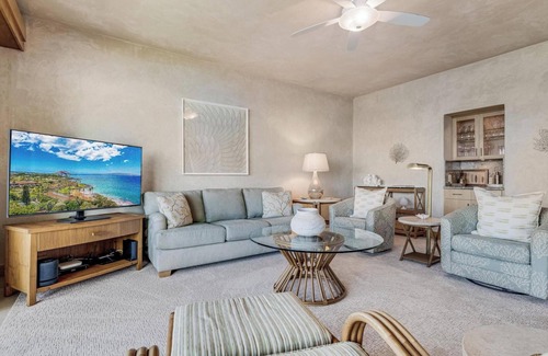 Wailea Condo | Makena Surf F206 Beachfront Resort - 2 Bedroom Oceanfront Condo