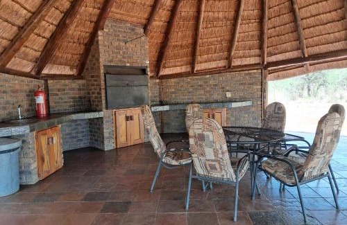 Bela-Bela Ski Chalet | Makhato Bush Lodge 17