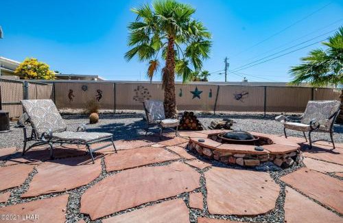 Lake Havasu City Villa | Makin’ Waves – Pool, Spa, Relaxing Getaway