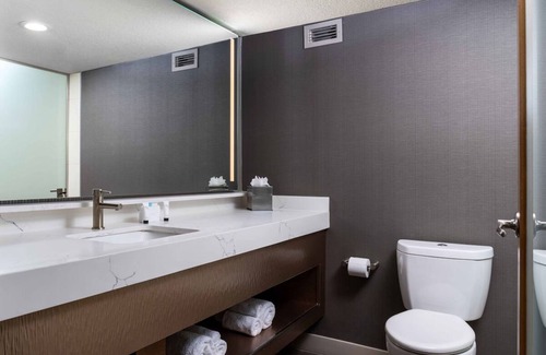 Beverly Green Hotel | Making The Best Memories Along The Way! Onsite Pool, Game Room and Casino!