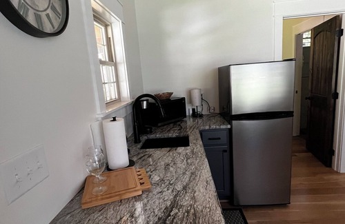 Thurmond Cottage | Malbec- our Charming Newly Constructed 2-bedroom Cottage at Jones von Drehle