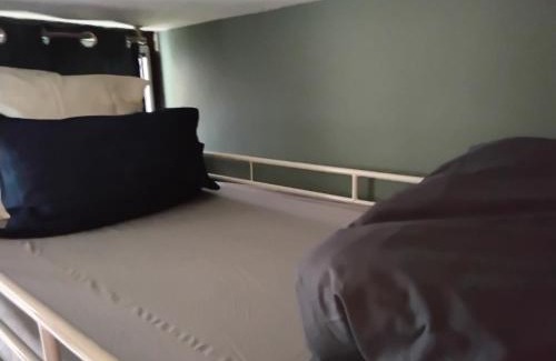 Cite Paul Eluard Apartment | Male dorm shared room - Daily stay from 8 pm to 10 am