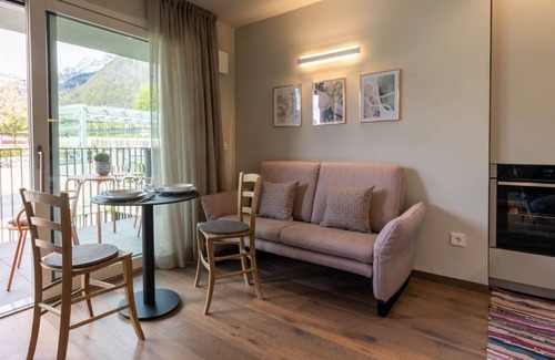 Tirolo Apartment | Mali Apartments with balcony and nice views