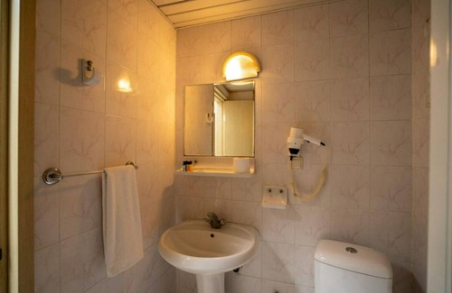 Kiris Hotel | Malibu Garden Resort