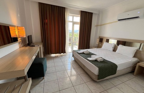 Kiris Hotel | Malibu Garden Resort