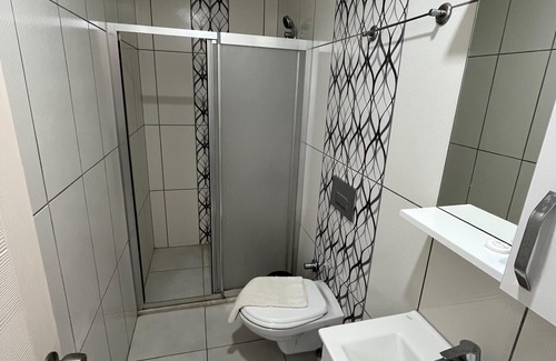 Kiris Hotel | Malibu Garden Resort