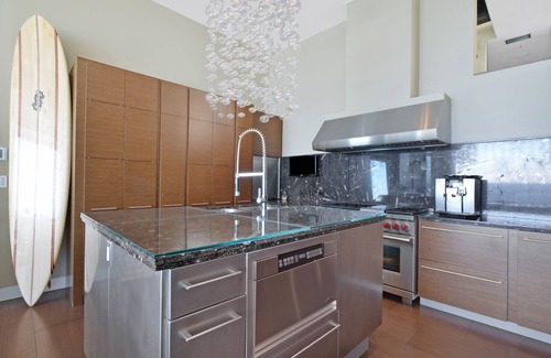 Malibu House | Malibu Modern Beach House - Rooftop Deck - On a Private Sandy Beach!