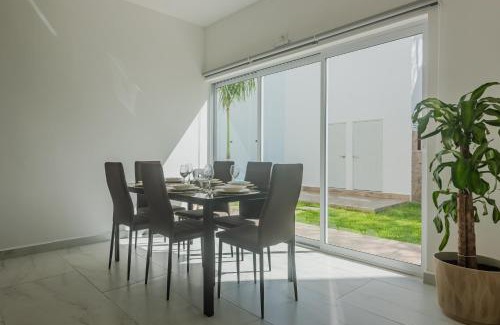 Colonia Centro Apartment | Malibu Residential 3BD Shalva