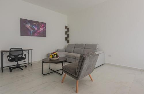 Colonia Centro Apartment | Malibu Residential 3BD Shalva