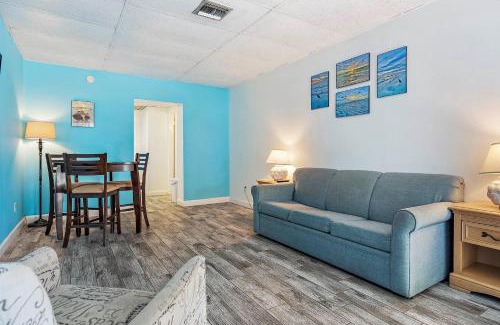 North Redington Beach Hotel | Malibu Resort Motel
