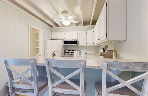 Selbyville House | Mallard Lakes townhouse in peaceful community with pool, hot tub, fishing pier