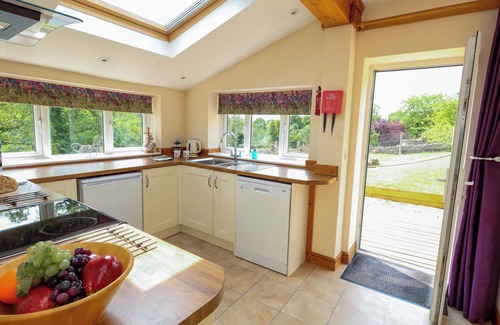 Yetminster Cottage | MALLOWS BYRE, with a garden in Yetminster