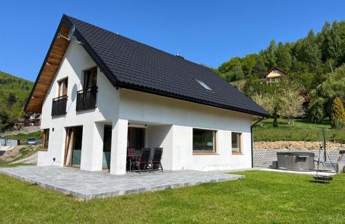 Czernichow House | Malowany Las