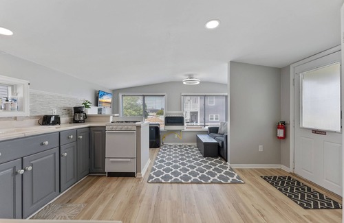 North Wildwood Apartment | Mamma Mary's Beach Haven!