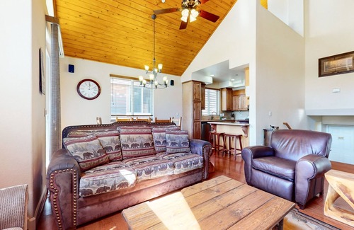Mammoth Lakes Condo | Mammoth Gateway Village 7 Pet-Friendly, Mountain Modern with Private Jacuzzi and 2 Car Garage by RedAwning