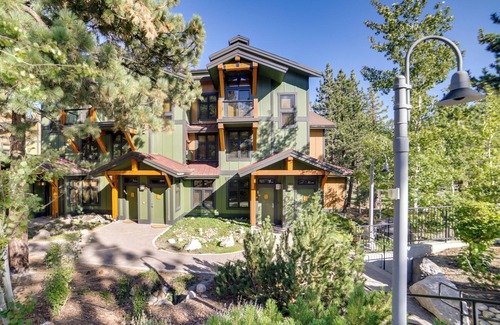 Mammoth Lakes Apartment | Mammoth Lakes Condo w/Fireplace: Near Skiing!