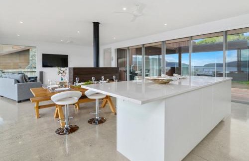 Lake Tarawera House | Mana Sarovar - Lake Tarawera Home