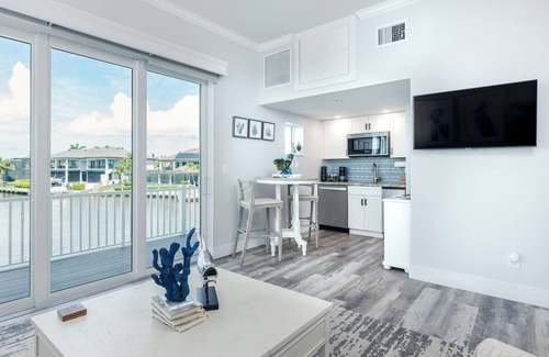 Cape Harbour Apartment | Manatee Suite 1 Funky Fish House at Cape Harbour