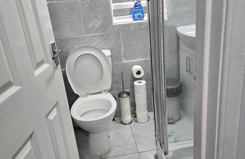 Manchester House | Manchester - House - Sleeps 6 - Parking - Garden