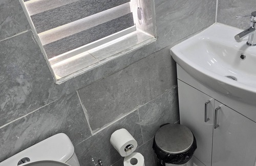 Manchester House | Manchester - House - Sleeps 6 - Parking - Garden