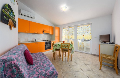 Lovrecica Apartment | MANFROI house with apartments/Arancia apartment