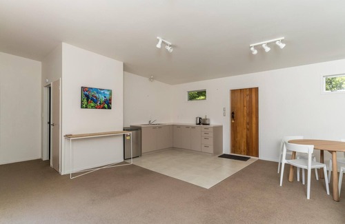 Mangawhai Heads House | Mangawhai House - Spacious, modern and sunny in the heart of Mangawhai, plus it has a pool!