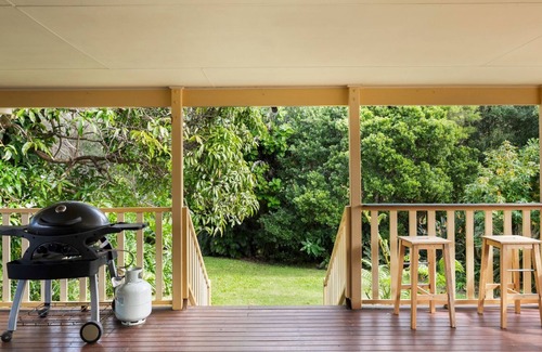 Sawtell House | Mango Tree Cottage - Relaxed Coastal Retreat in Sawtell – Ideal for Family Getaways