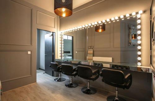 Liverpool City Centre Apartment | Manhattan Suite - sleeps 24! Heart of Liverpool