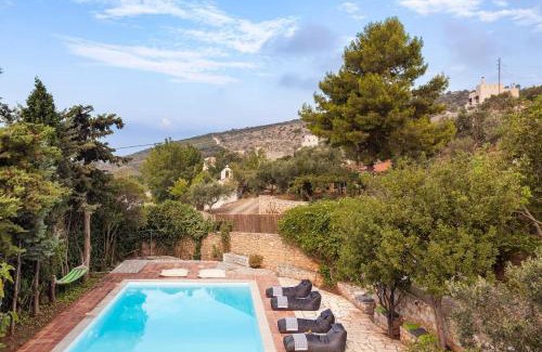 Oitylo Villa | Mani Tower by Olive Villa Rentals