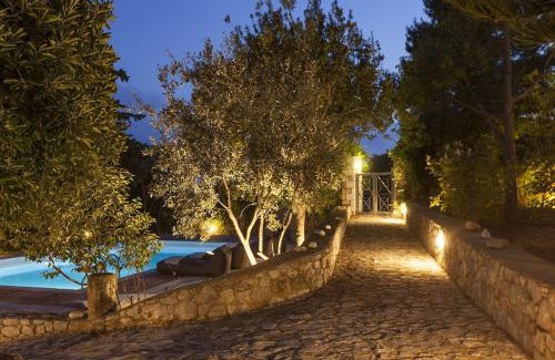 Oitylo Villa | Mani Tower by Olive Villa Rentals