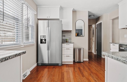 Manlius House | Manlius Getaway: Yard, Sleeps 8