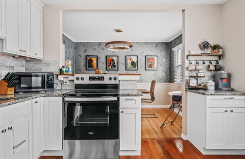 Manlius House | Manlius Getaway: Yard, Sleeps 8