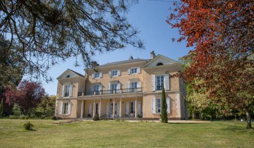 Saint-Saturnin Bed & Breakfast | Manoir des Etrichets