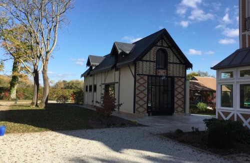 Yvre-l'Eveque Bed & Breakfast | Manoir des Logis