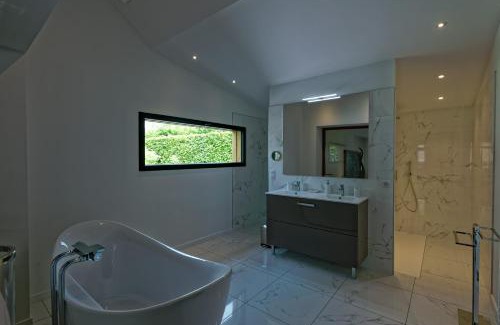Yvre-l'Eveque Bed & Breakfast | Manoir des Logis