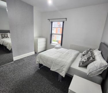 Walsall House | Manor House 002