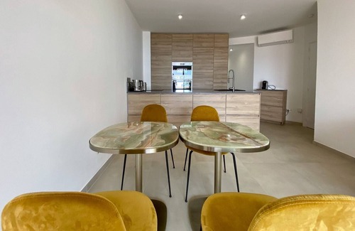 Menton Apartment | Mansfield vue Carte Postale Terrasse Piscine 2