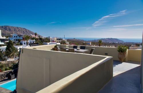 Megalochori Villa | Mansion Kyani- Spectacular Santorini villa- Car included- Private & Spacious