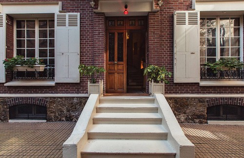 Neuilly-sur-Seine House | Mansion - Palais des Congrès, near Champs-Elysées.