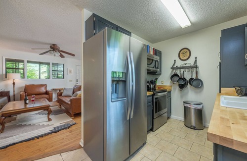 Mars Hill Cabin | Maple Creek Cabin, Fireplace+Fire Pit, Grill & Wi-Fi, Private, Nearby Skiing!