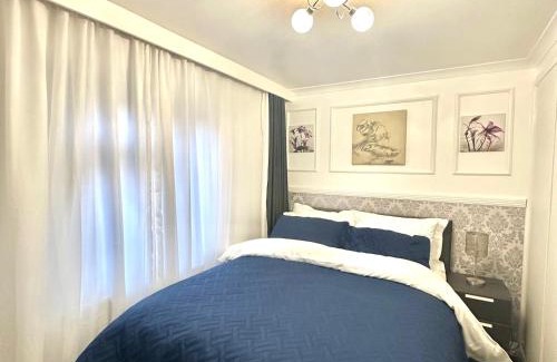 London Borough of Bromley Apartment | Maple Grove - Luxury 1-Bedroom apartment with garden and parking in Greater London