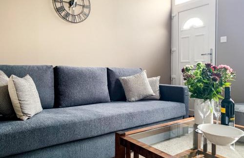 York Apartment | Maple House - Quaint Victorian Home With Free Parking