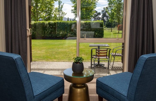 Albert Town House | Maple Lodge - Ideal for wedding parties & families
