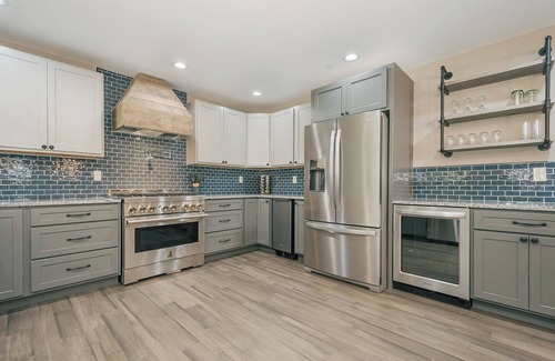 Oakland House | Maple Ridge: New, Hot Tub, Lake Access w. Dock Slip