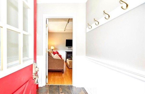 Historic Old Town House | Maple Tree Cottage License # 058-2022