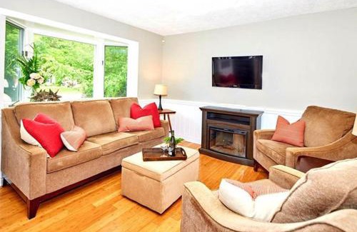 Historic Old Town House | Maple Tree Cottage License # 058-2022