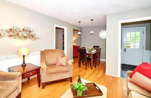 Historic Old Town House | Maple Tree Cottage License # 058-2022